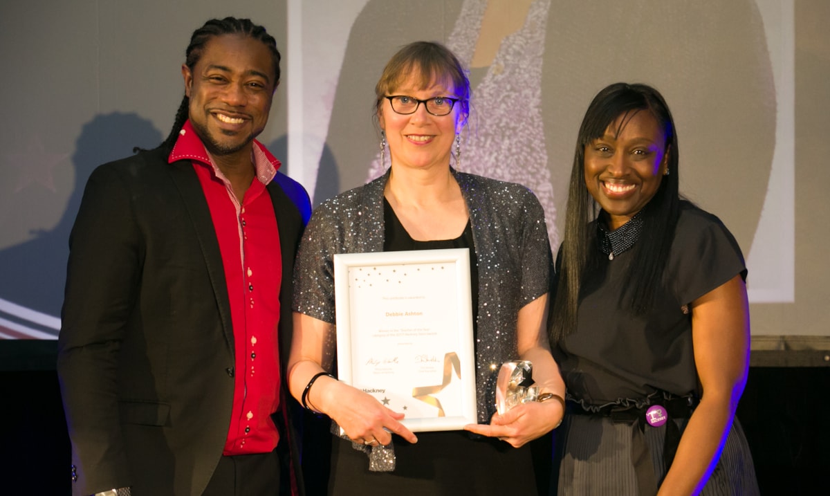 Cllr Bramble at Kat B present the teacher of the year award to Debbie