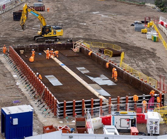The UK’s largest pour of environmentally friendly concrete at HS2 Euston in London.-2
