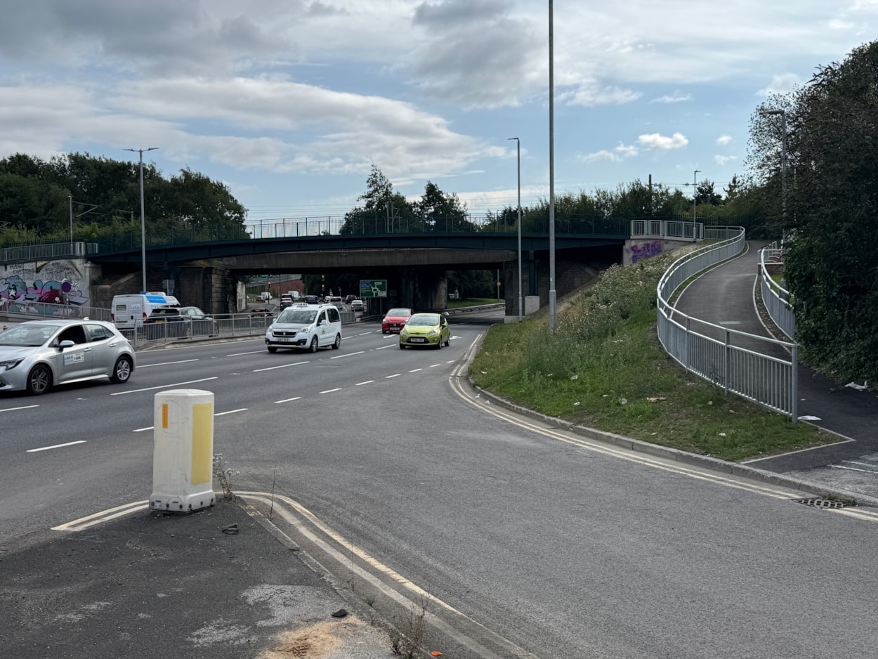 Completed Wellington Road footbridge 1