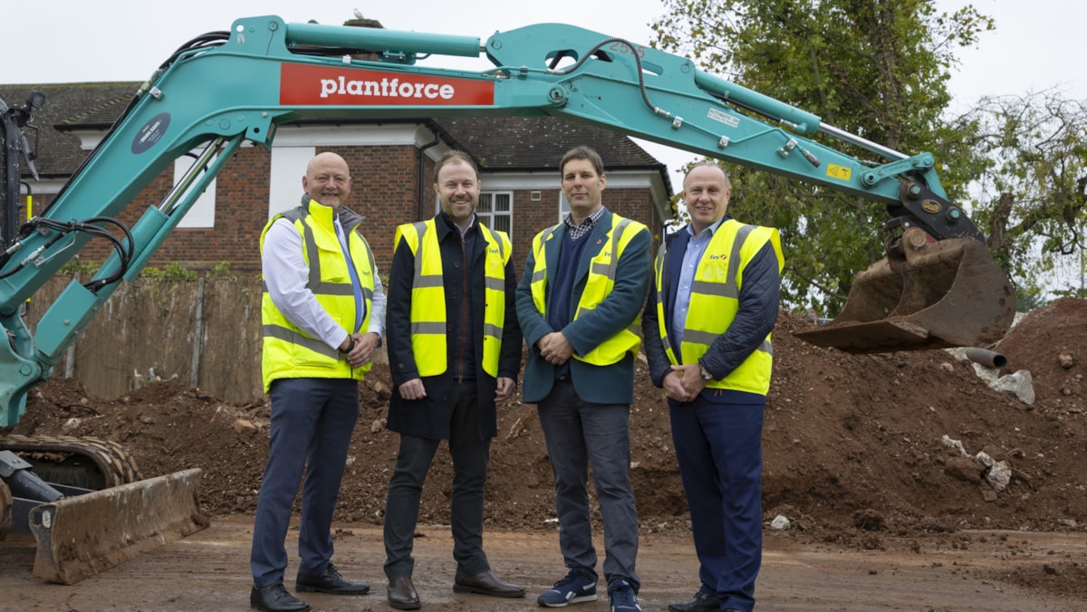 Pete McNaughton, Simon Goff, Cllr Richard Wilkins, Gary Weaver at Taunton depot electrification