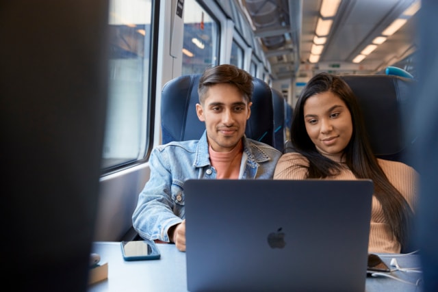 Two customers with laptop