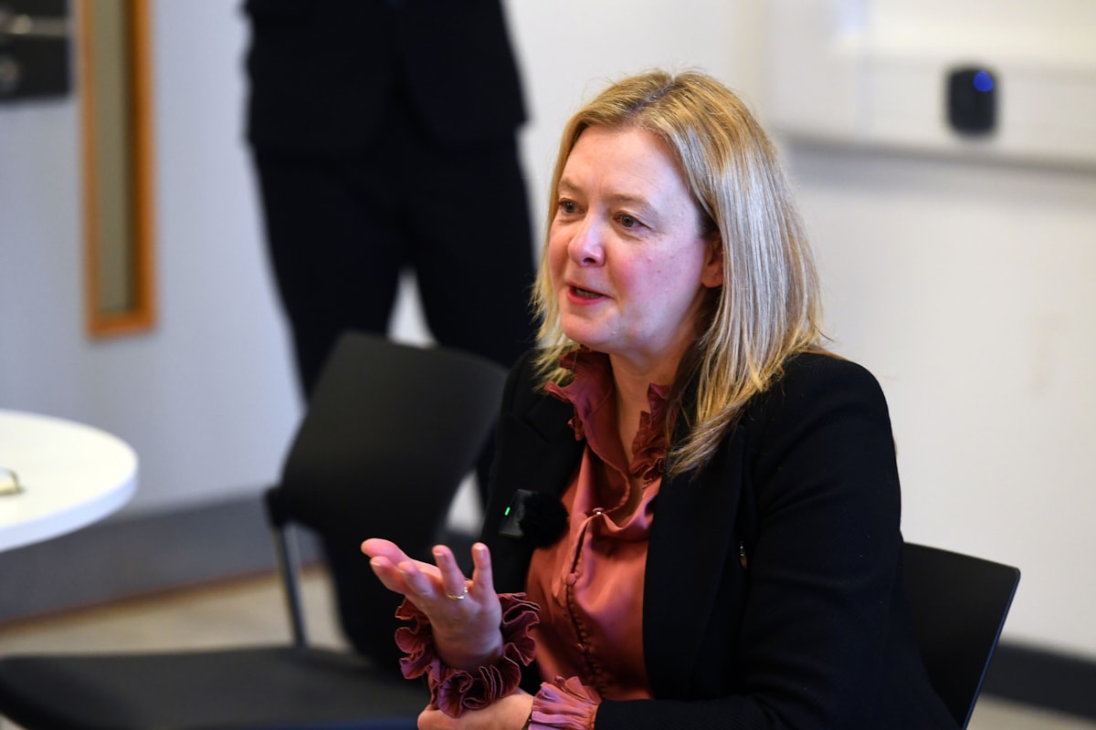 WNS 030326 Cab Sec School Visit 056