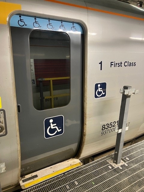 New customer signage on TPE's 802 fleet (7)