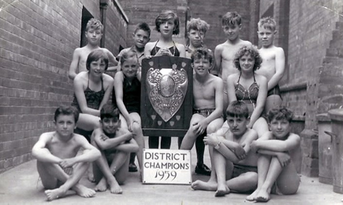 Burley Road Primary School swimming team, 1959. Copyright: Leeds Libraries, Leodis.net