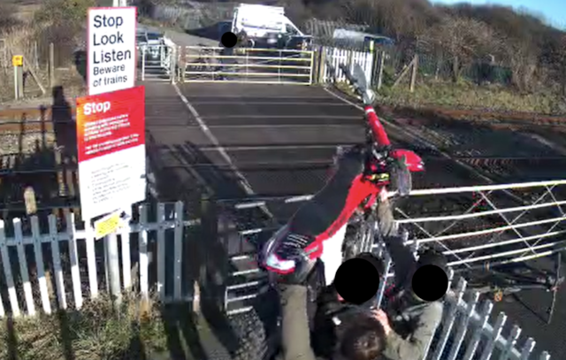 Heol-Y-Deliad LX misuse4: Heol-Y-Deliad LX misuse4