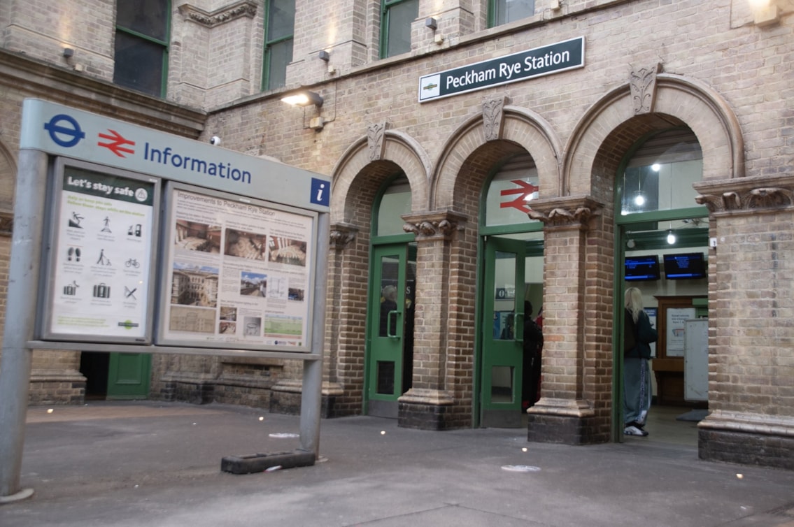 Peckham Rye station entrance-3