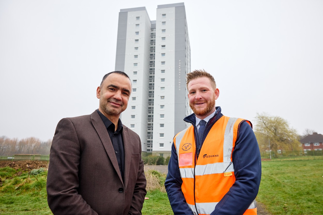 Parkway 1: Councillor Mohammed Rafique (Leeds City Council’s executive member for climate, energy, environment and green space) and Andrew Brier (design manager at Equans) at Parkway Towers.