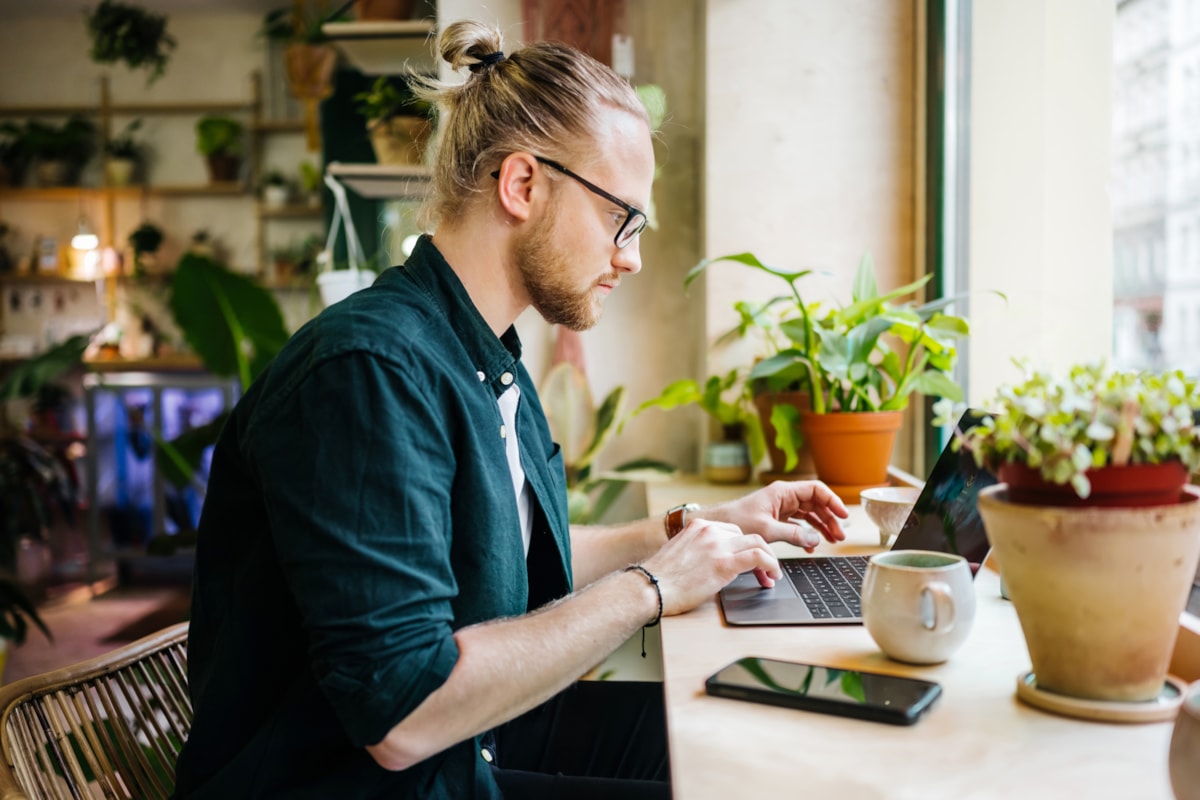 man-at-laptop