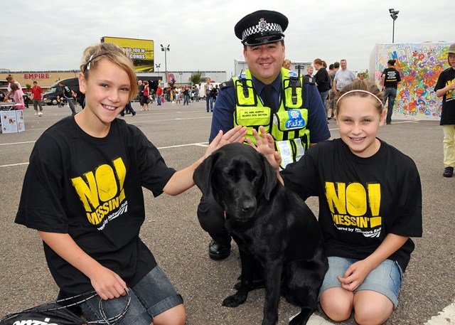 ESSEX KIDS GIVE THUMBS UP TO NO MESSIN’! LIVE: Police sniffer dog @ No Messin'! Live, Basildon