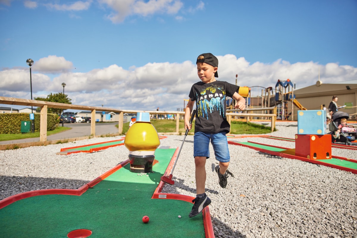 Blue Dolphin Crazy Golf