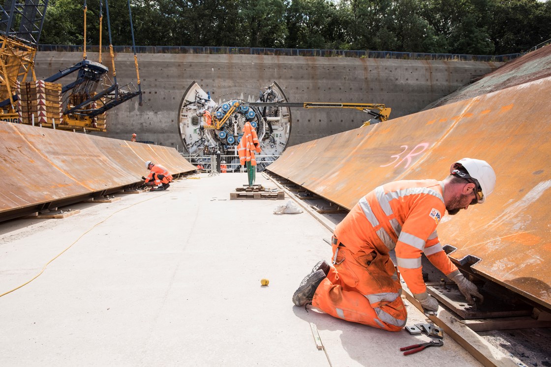 Engineers prepare the launch area for the Long Itchington Wood Tunnel tunnelling machine HS2-VL-28092