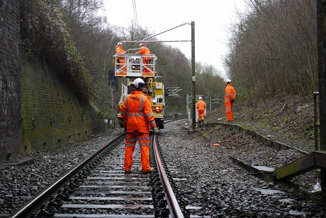 Overhead line upgrades at Shenfield December 2015  (3)