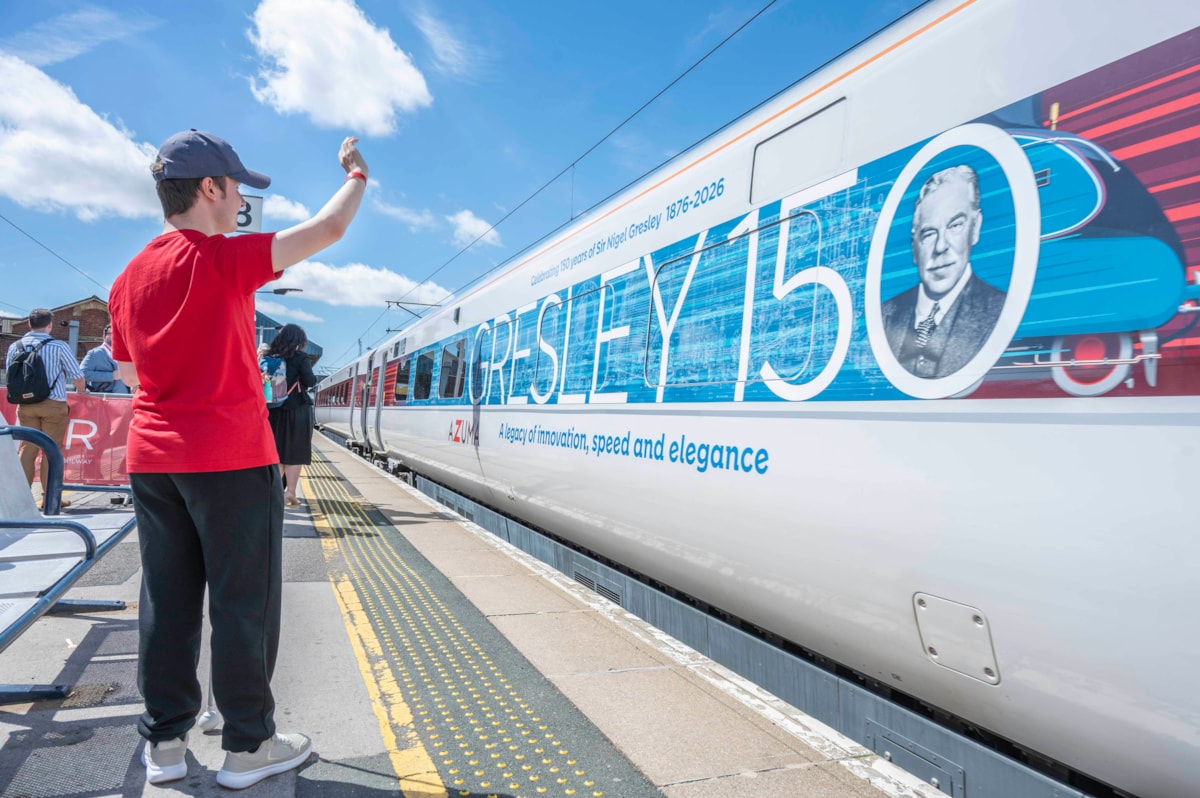 Welcoming LNER Azuma Gresley 150 to Doncaster Station