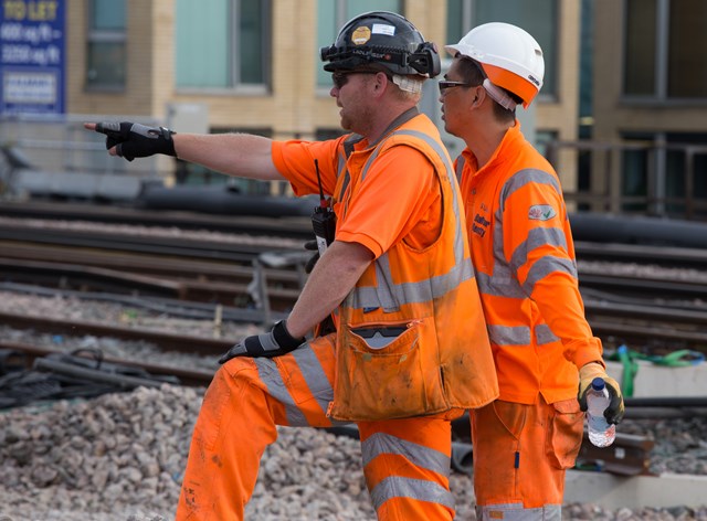 LBG - it's over there: Saturday on site at London Bridge

Two members of the Orange Army out on site