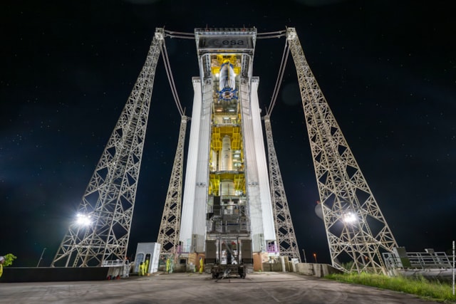 Hoisting satellites for Vega-C flight VV27 to the top of the rocket