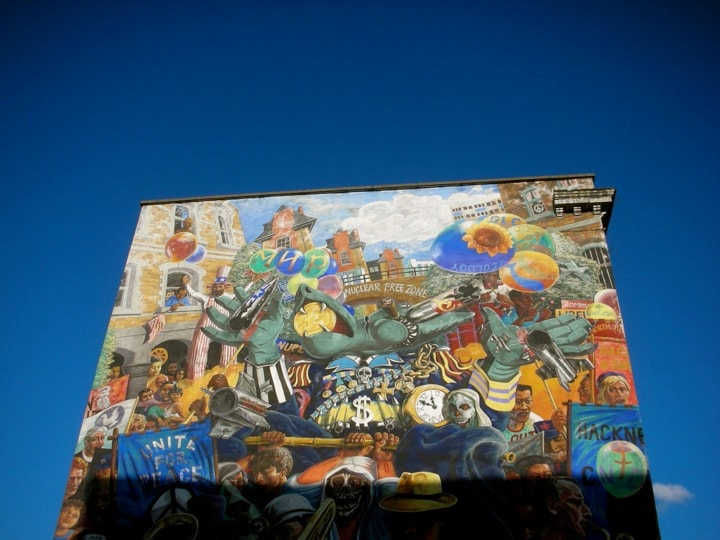 Dalston Lane Peace Mural by tonyhall on Flickr (CC BY-ND 2.0)