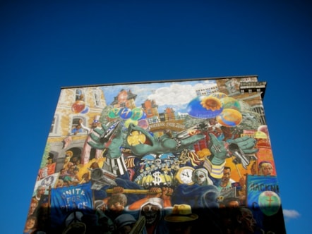 Dalston Lane Peace Mural by tonyhall on Flickr (CC BY-ND 2.0)