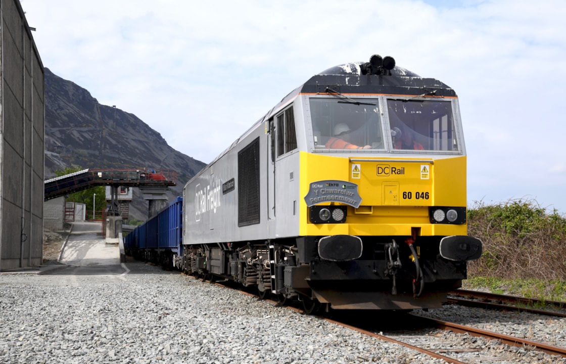 HS2 aggregate train being loaded at Penmaenmawr quarry May 2025: CREDIT: DC Rail