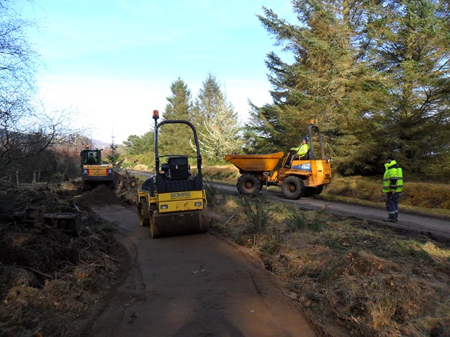 Loch Fleet NNR - Golspie Community Council's new all abilities footpath under construction by local firm Waverly Engineering (130318)