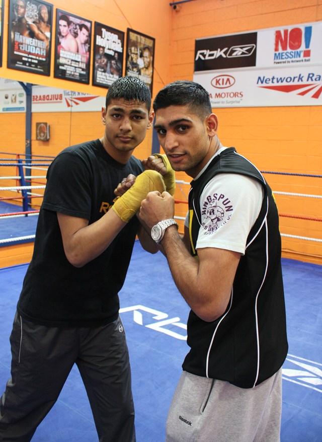 Amir with protégée Umar at Gloves gym 003