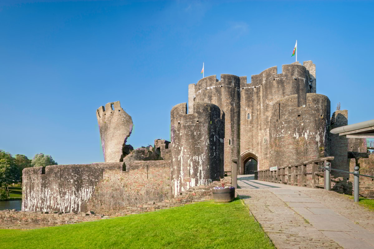 38219-caerphilly-castle-caerphilly