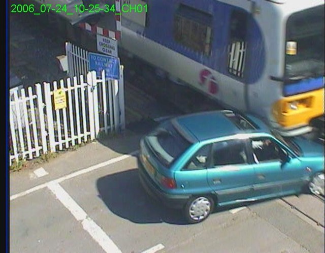 Shiplake level crossing collision (1): Shiplake level crossing collision (1)