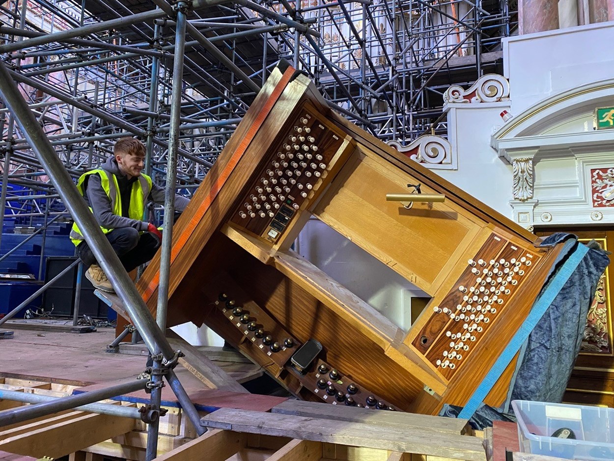Leeds Town Hall organ: The Leeds Town Hall organ console is removed, ready to be taken away and refitted at Yeadon Town Hall.
