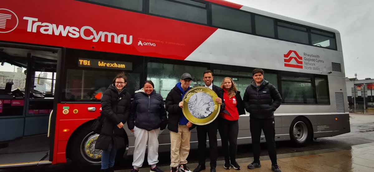 £1 bus fare - Cab Sec with young peope-2