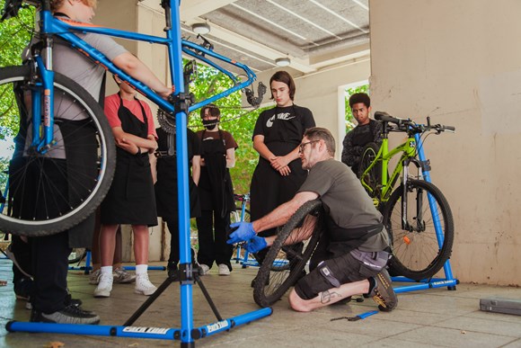 TfL awards funding to 78 new community groups to help unlock the barriers to walking and cycling for Londoners: TfL Image - Yes Outdoors