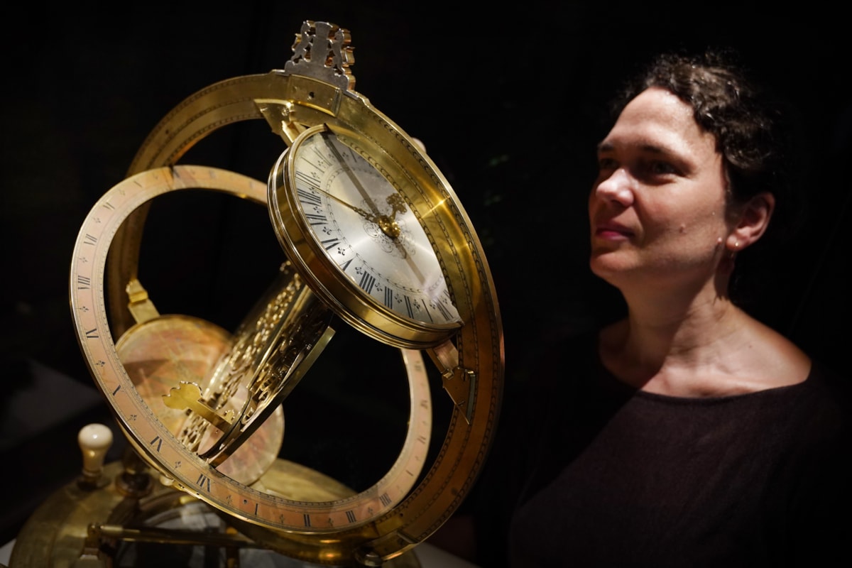 Curator Dr Rebekah Higgitt and the Ilay Glynne dial at the National Museum of Scotland. Photo © Stewart Attwood (5)