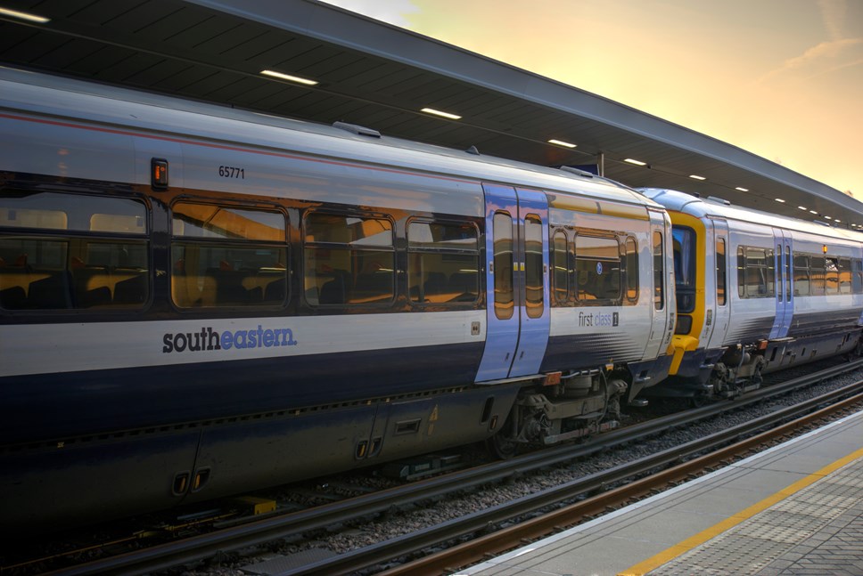 Southeastern train at London Bridge closer up