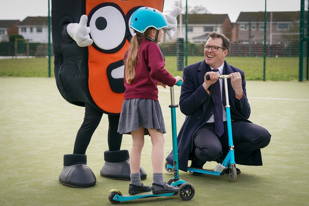 Deputy Minister for Climate Change, Lee Waters at Whitchurch Primary School-2