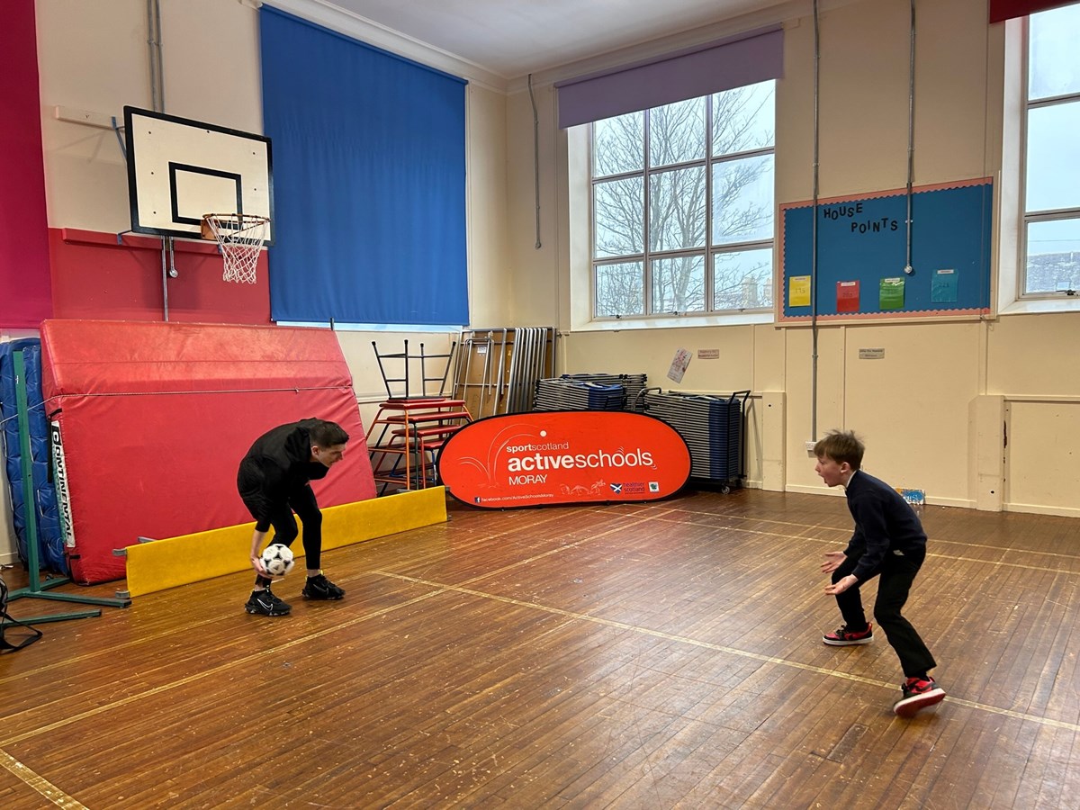 Jags midfielder, Marcus Goodall, enjoys a kick around with Cluny Primary School P6 pupil Kade Beaman ahead of his club’s Scottish Cup game on Sunday (21 January) against Celtic.