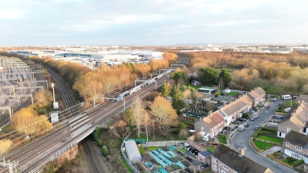 Evero train approaching Liverpool South Parkway. Copyright: Network Rail