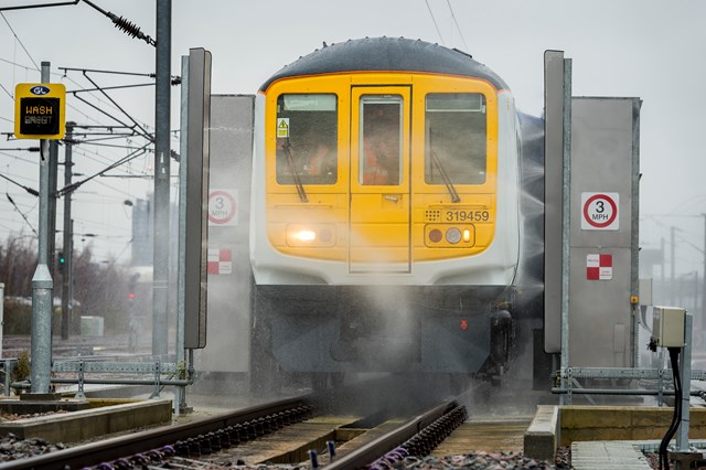 Thameslink Cricklewood sidings: The new train wash at Cricklewood gives a Thameslink class 319 a scrub