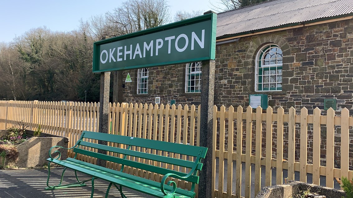 Okehampton station platform sign