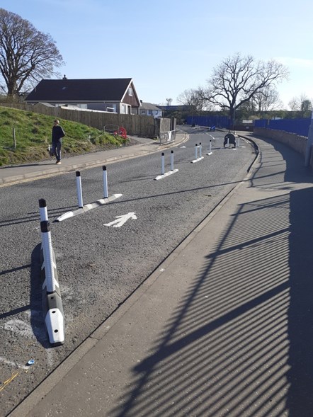Temporary kerb buildouts at Lainshaw Primary