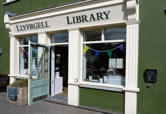 Narberth Library Llyfrgell Arberth