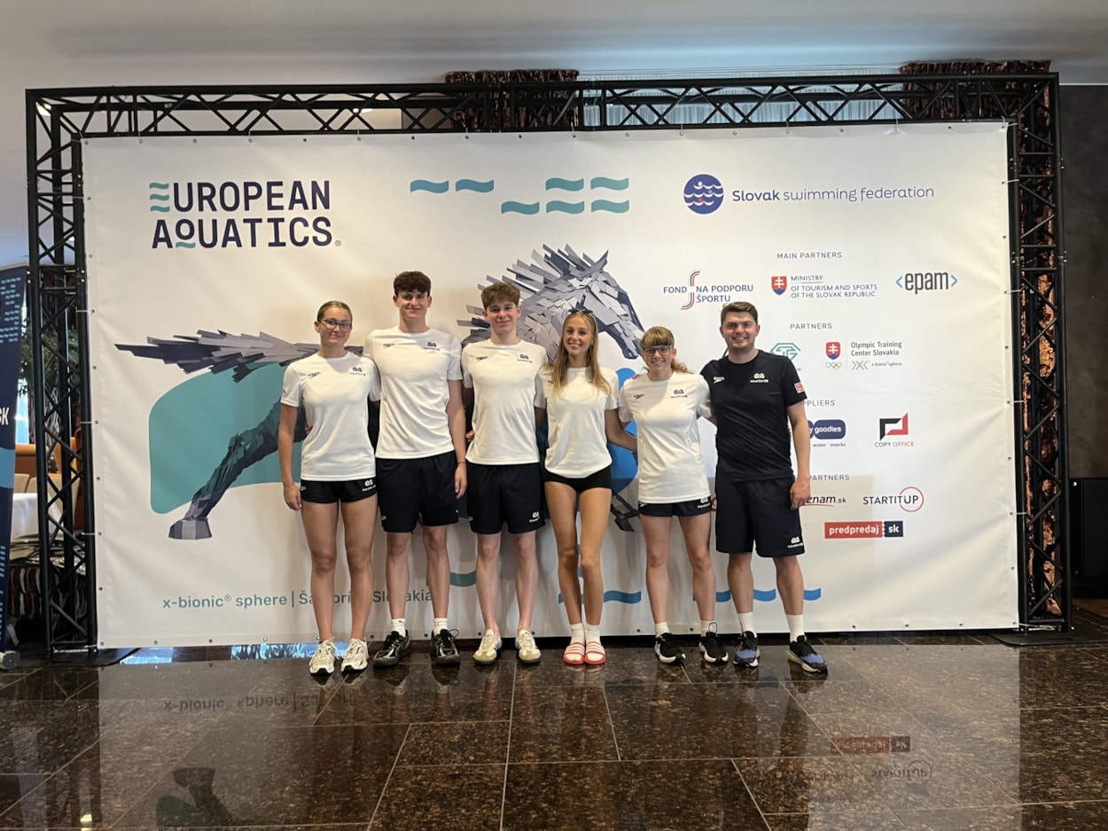 European Junior Championships July 2025: Five swimmers got selected from Leeds for the European Junior Championships this year, more than from any other programme and the highest number Leeds has had selected since 2008.

From left to right: Emma Wood, Daniel Ransom, Gabriel Shepherd, Hollie Wilson, Matilda Potter and coach Jamie Fowler.