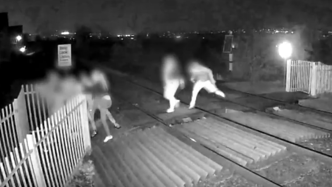 ‘Truly shocking’ misuse leads to emergency closure of South Yorkshire level crossing: Wilthorpe 4 - holding gate closed