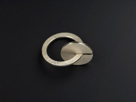 Ring, Sonobe Etsuko, 2001, © Sonobe Etsuko. Image © National Museums Scotland