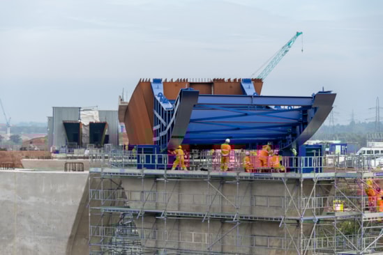 M6 South viaduct being prepared for its second launch phase: M6 South viaduct being prepared for its second launch phase