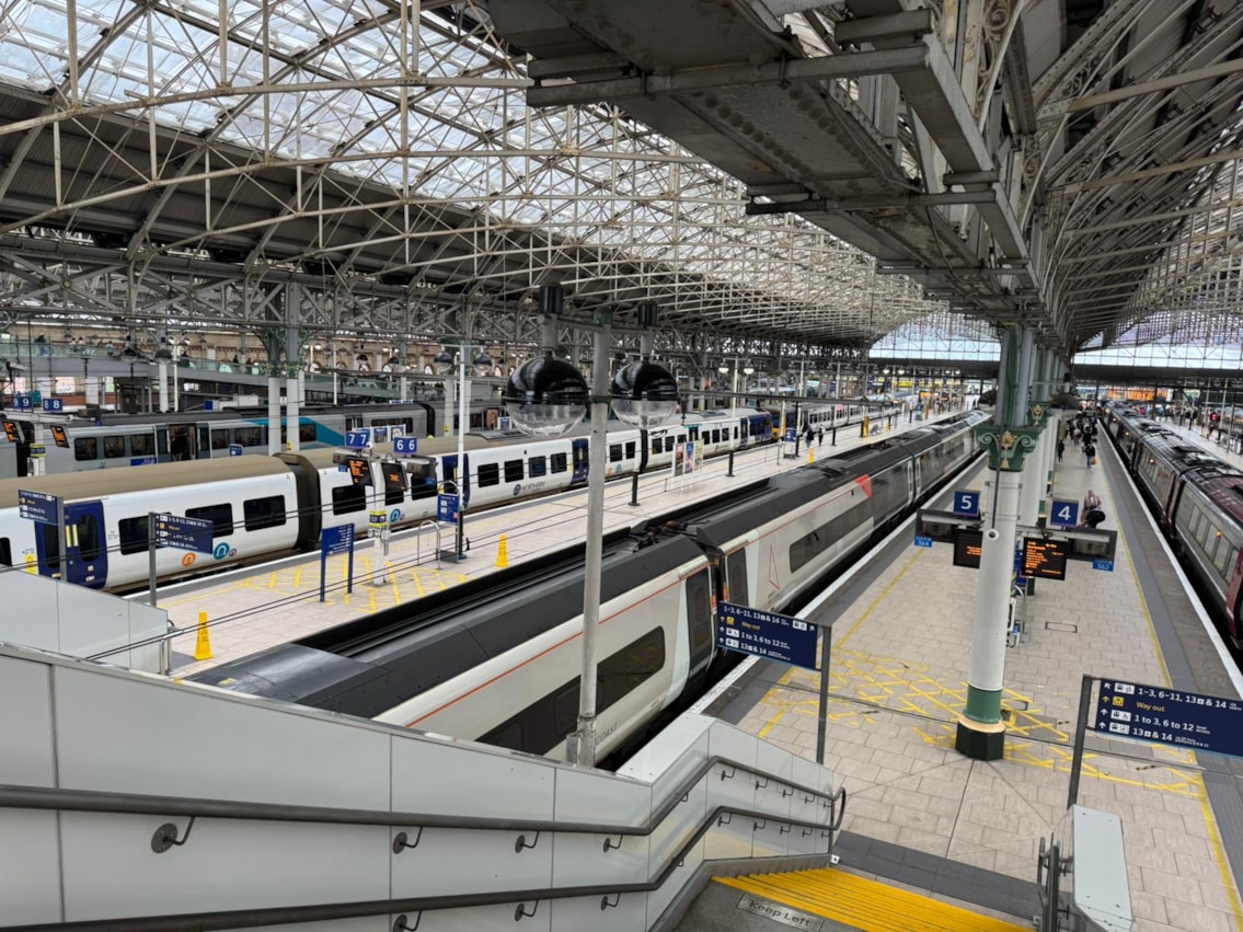 Manchester Piccadilly interior 2