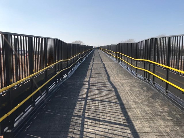 Improved safety in Nottinghamshire as new bridge over railway opens: Safer railway in Nottinghamshire as new bridge opens-5