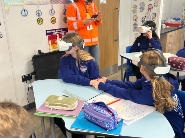 10-03-26 VR headsets Dinas Powys Primary presentation4: 10-03-26 VR headsets Dinas Powys Primary presentation4