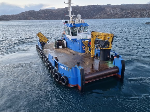 MAIB Report: Fall of a suspended buoy, resulting in injury to a deckhand on board Annie E, near the Isle of Muck: AnnieE Fig01 DeckArrangement crMallaigMarineLtd