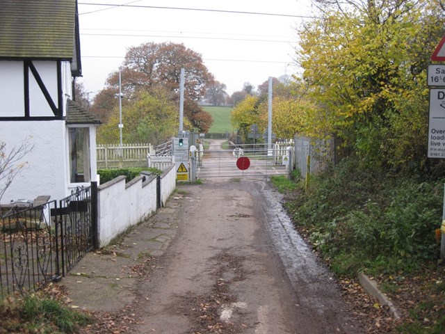 Barthomley level crossing 4