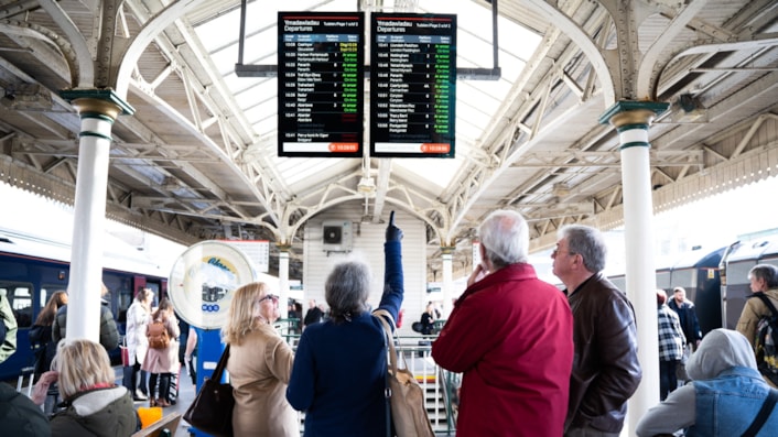 Cardiff central info screens-3-2