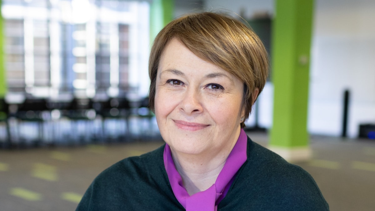 Nicola Anderson full-1 cropped