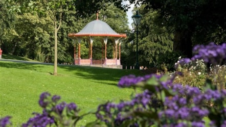 lincoln arboretum in Spring